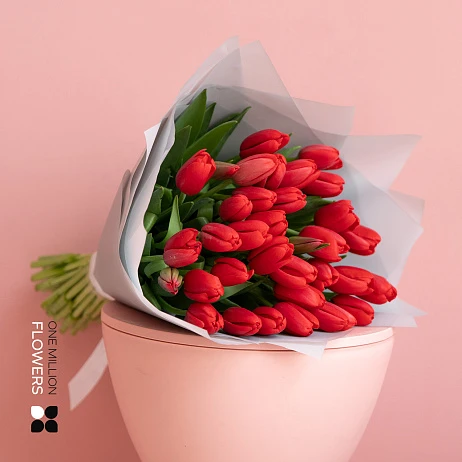 картинка Букет из 35 тюльпанов «Варфаер» Grey от магазина Одежда+