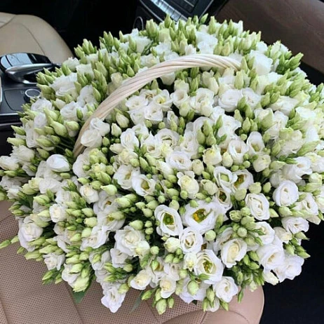 Корзина из 101 эустомы White