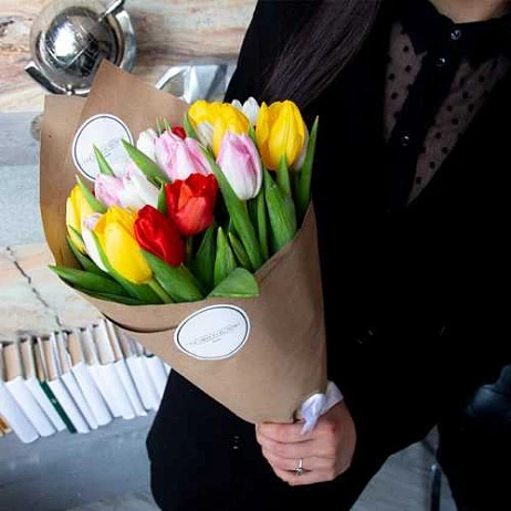 Букет из 25 тюльпанов "Микс"