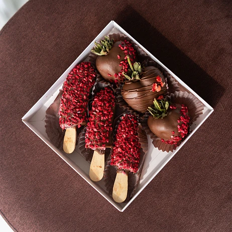 Клубника в шоколаде Charmante Мали браун Mini