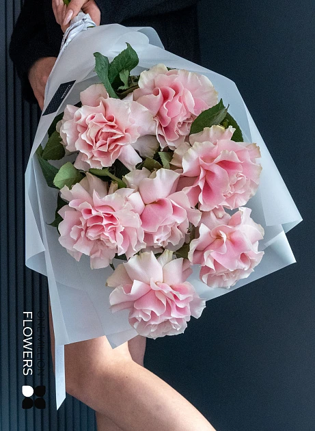 Букет из 7 французских роз "Пинк Мондиаль" Эквадор