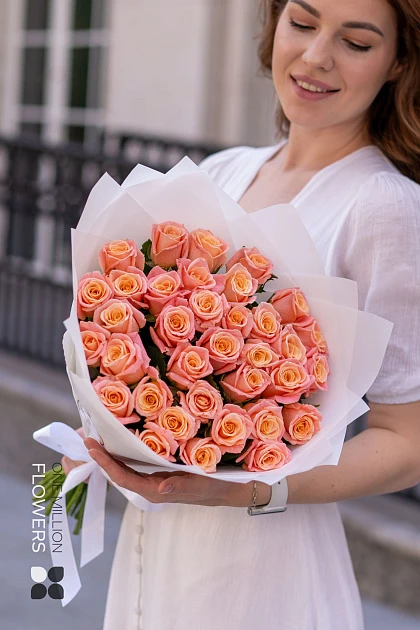 Букет из 35 роз "Мисс Пигги" 40см.
