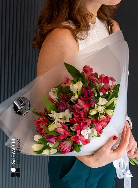 картинка Букет "Альстромерий Романо" Grand от магазина Одежда+