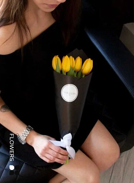 Букет из 5 тюльпанов "Еллоу Голд" (От 30 букетов)